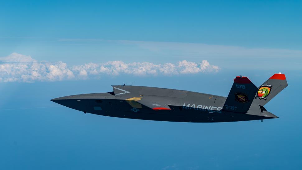 Cea mai performantă dronă a fost testată cu succes de Marina SUA. Avionul fără pilot Valkyrie a fost conectat la avioanele F-35 930850
