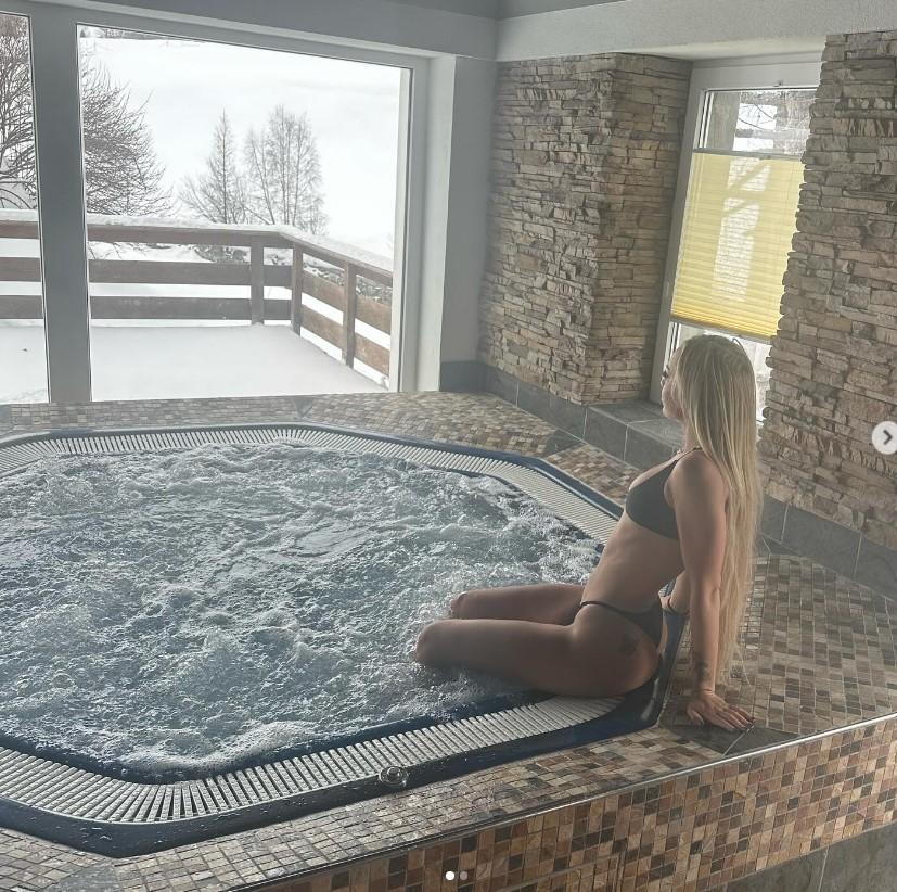 Vila unui celebru fotbalist a fost jefuită în timp ce acesta se afla pe teren. Hoţii au plecat cu bunuri în valoare de 500.000 de euro 929894