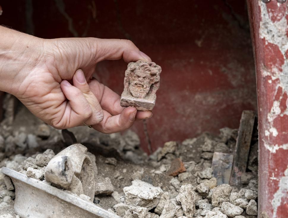 Descoperire uimitoare în Pompei. O casă construită diferit a păstrat ultima ofrandă înainte de erupția Vezuviului și o frescă unică 931023