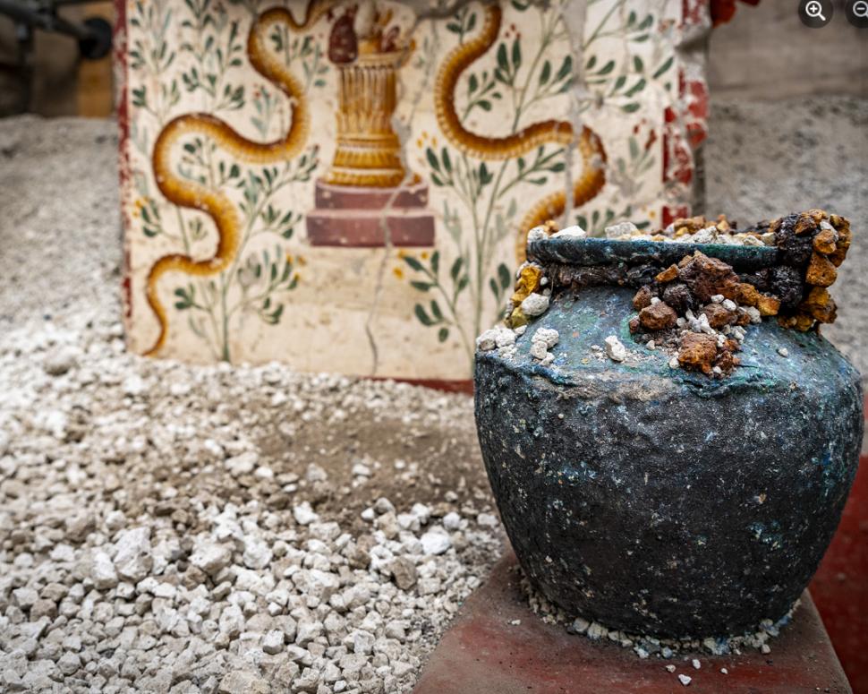 Descoperire uimitoare în Pompei. O casă construită diferit a păstrat ultima ofrandă înainte de erupția Vezuviului și o frescă unică 931027