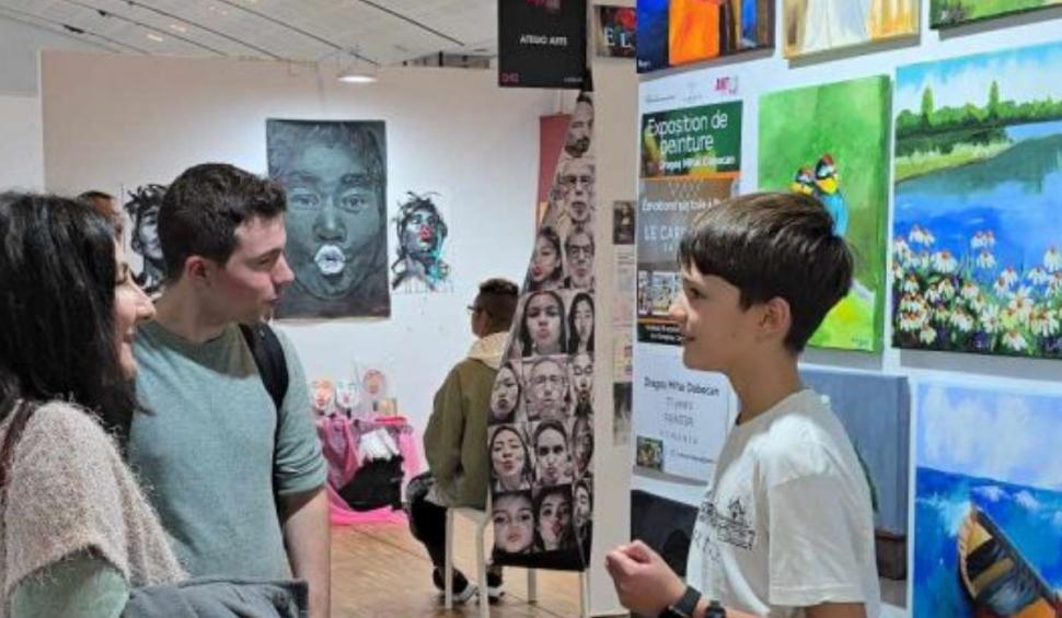 Un băiat de 11 ani din Oradea a fost singurul copil artist român invitat la UNESCO Paris să-şi prezinte 50 de picturi 931125