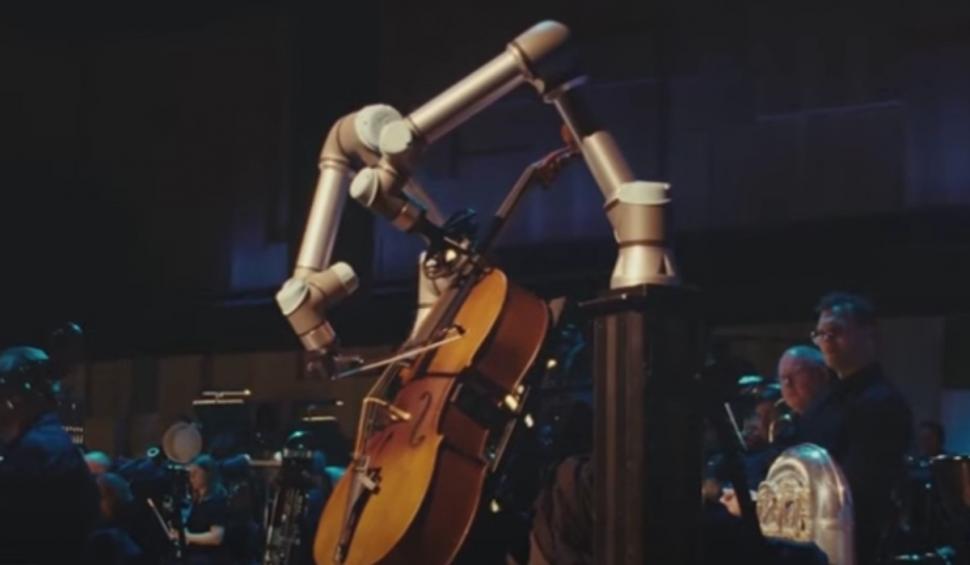 Un robot a cântat la violoncel, în premieră mondială, la un concert cu public în Suedia. Povestea creației sale 931112