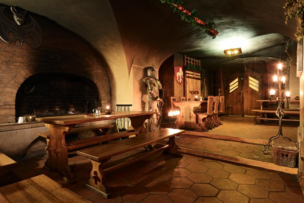 Cum te poți distra în Praga, după ce capitala Cehiei a șocat cu decizia de interzicere a tururilor în pub-uri 930771