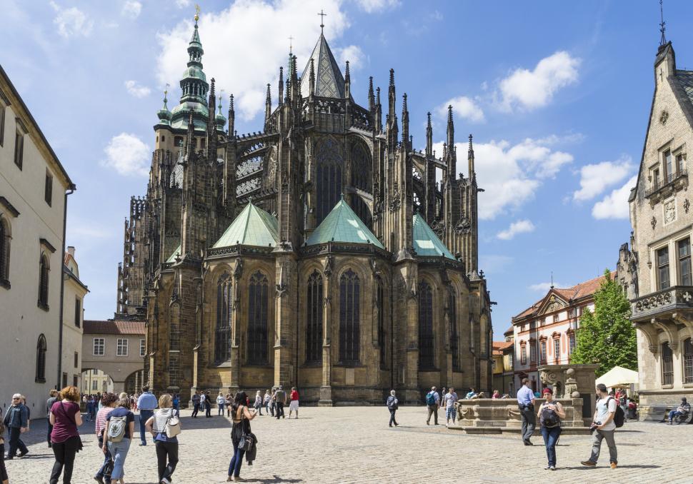 Cum te poți distra în Praga, după ce capitala Cehiei a șocat cu decizia de interzicere a tururilor în pub-uri 930775