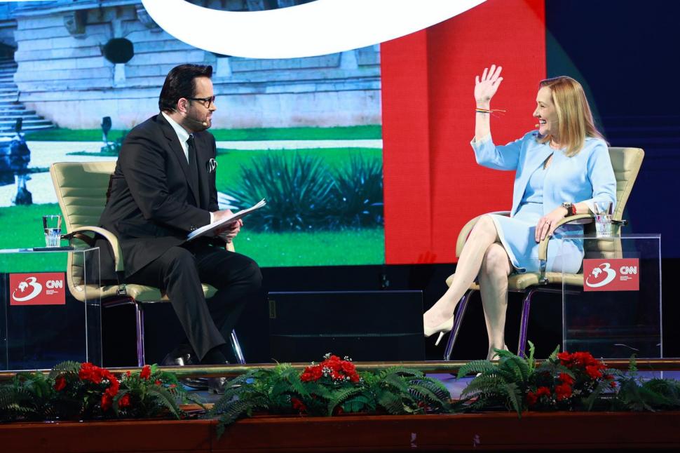 Din culisele primei dezbateri prezidențiale, Elena Lasconi la Antena 3 CNN. Ce nu s-a văzut la televizor 931291