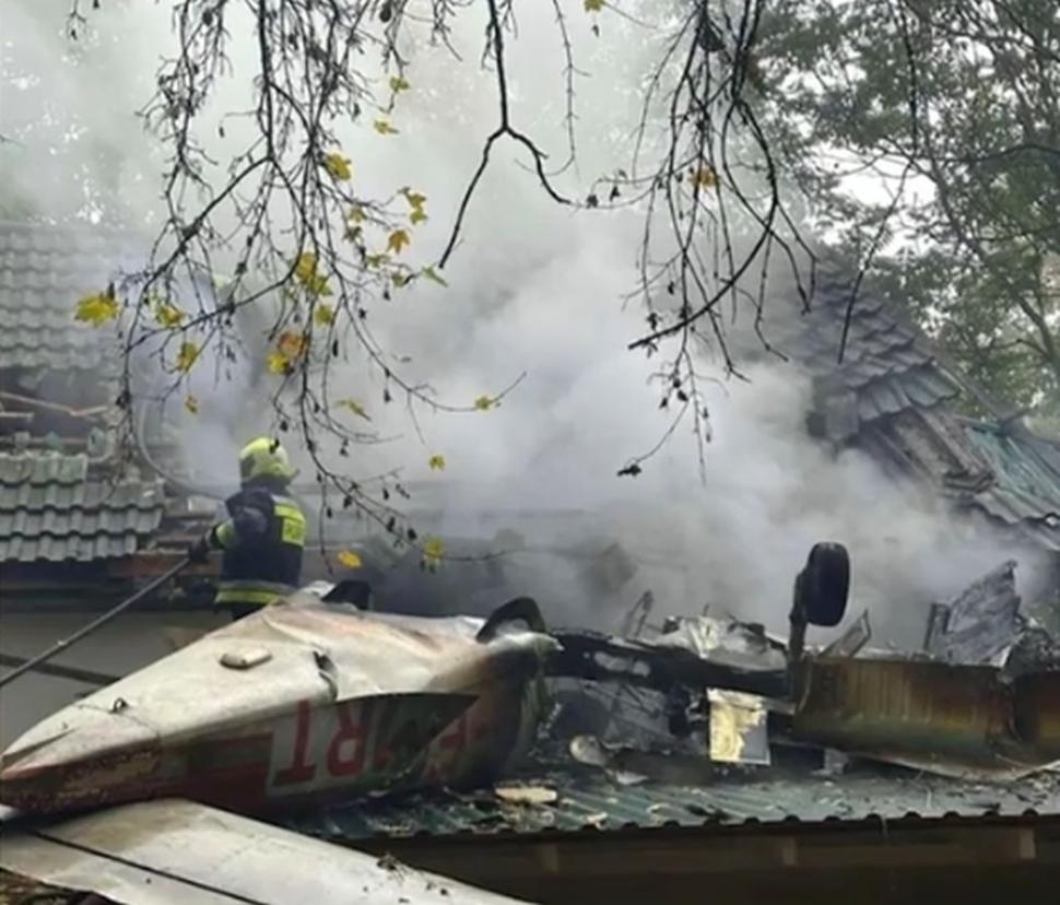Un avion ușor s-a prăbușit în Republica Moldova. Pilotul a fost găsit carbonizat 931246
