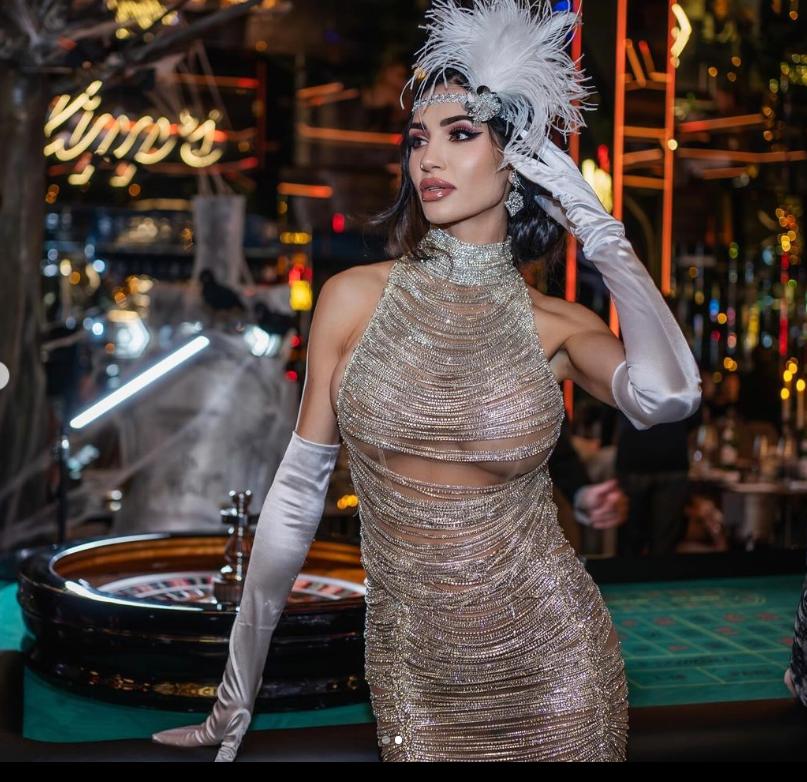 Apariţie incendiară a Andreei Sasu la braţul iubitului său, Philipp Plein. Cum au petrecut cei doi îndrăgostiţi de Halloween 931476