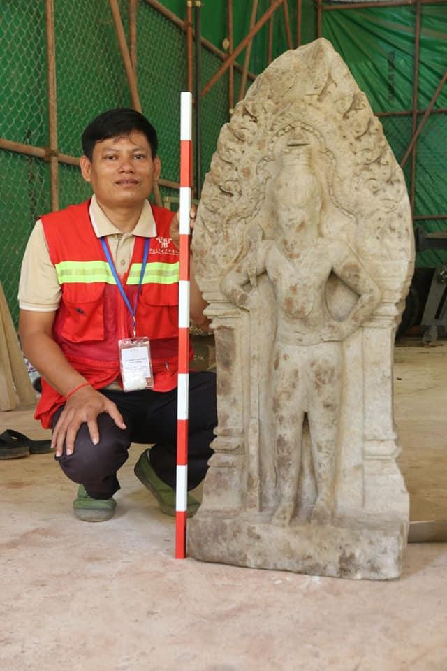 Descoperire arheologică neașteptată la poarta unui celebru palat regal din Cambodia: Povestea celor 12 statui găsite întâmplător 931452