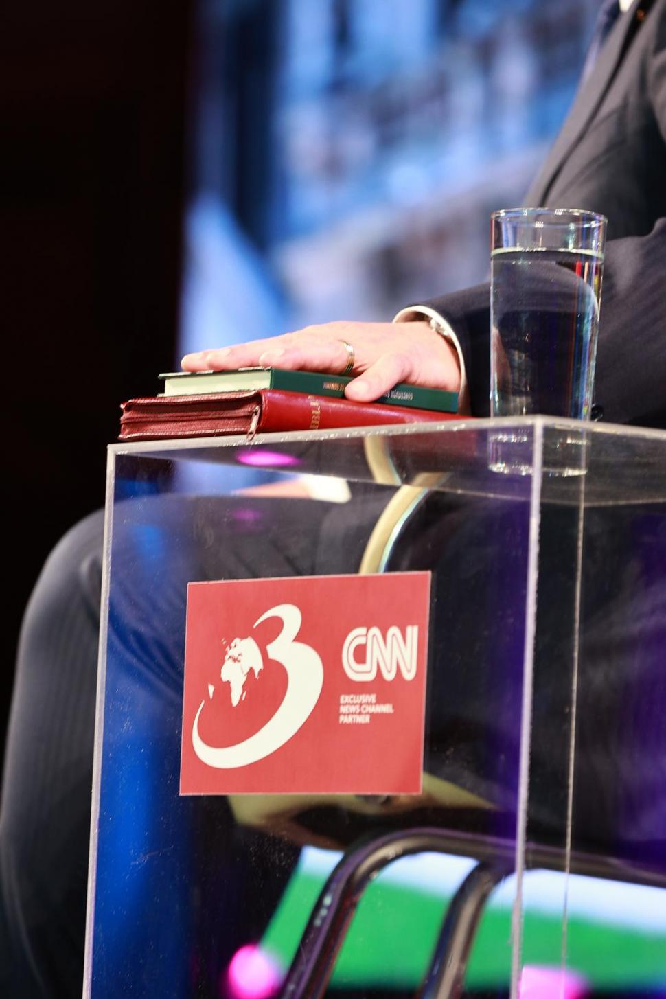 Din culisele dezbaterii prezidențiale cu Nicolae Ciucă. Ce nu s-a văzut la televizor 931641