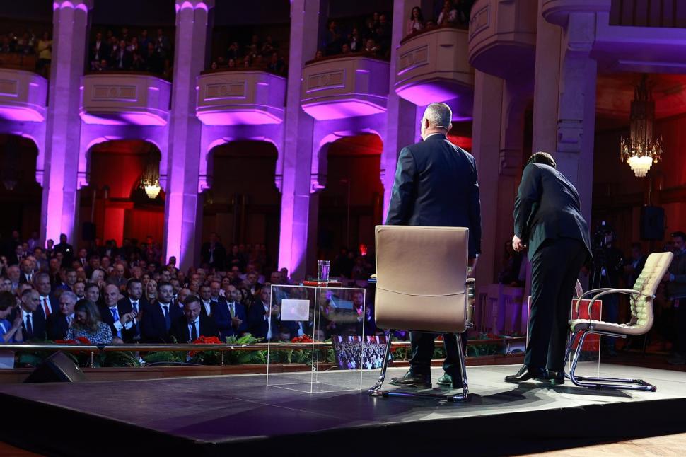 Din culisele dezbaterii prezidențiale cu Nicolae Ciucă. Ce nu s-a văzut la televizor 931644