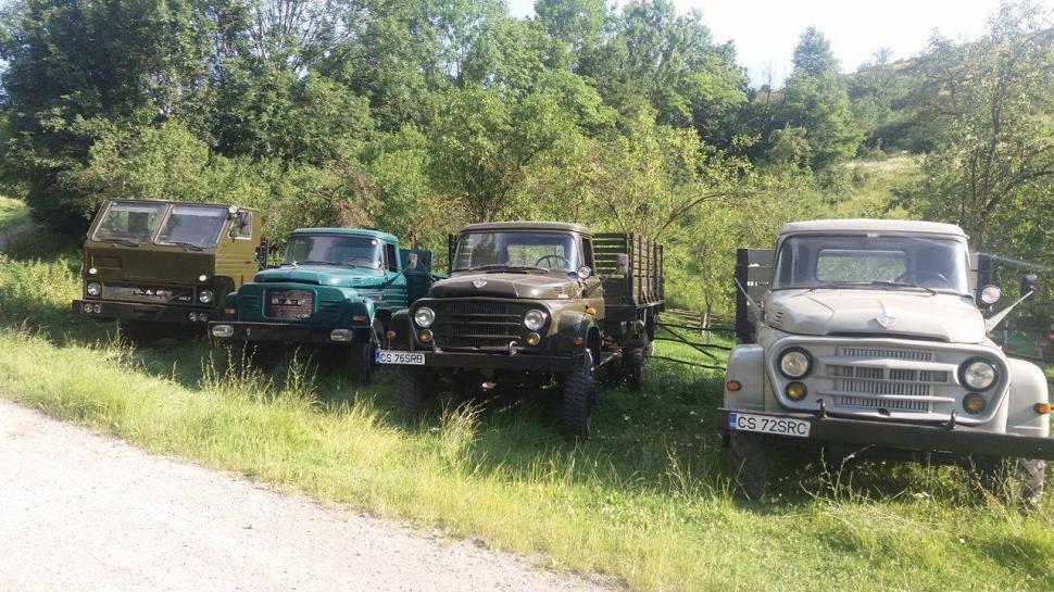 El este Petru Filca, singurul restaurator de camioane vechi fabricate în România: „Dacă aș avea 20 de ani, aș lua-o de la capăt” 931538