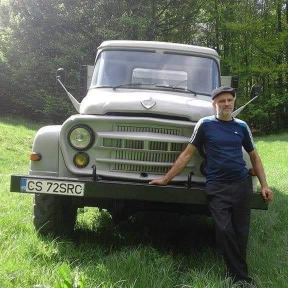 El este Petru Filca, singurul restaurator de camioane vechi fabricate în România: „Dacă aș avea 20 de ani, aș lua-o de la capăt” 931542