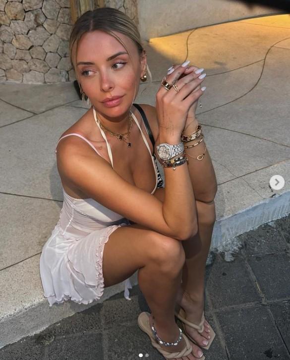 O vedetă OnlyFans a anunțat că se retrage după 3 ani și 67 de milioane de dolari câștigați. Apoi s-a răzgândit 931369