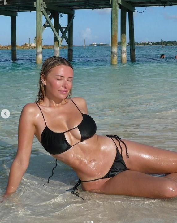 O vedetă OnlyFans a anunțat că se retrage după 3 ani și 67 de milioane de dolari câștigați. Apoi s-a răzgândit 931374