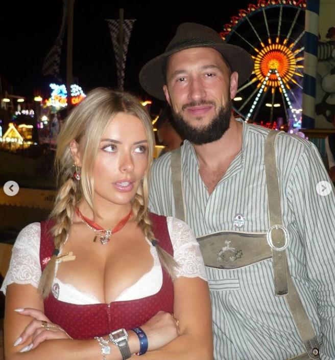 O vedetă OnlyFans a anunțat că se retrage după 3 ani și 67 de milioane de dolari câștigați. Apoi s-a răzgândit 931377