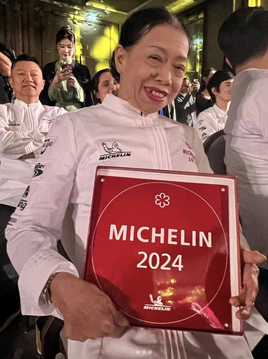 O bucătăreasă celebră, care a primit o stea Michelin pentru mâncarea sa stradală, iese la pensie: „Voi oferi reţeta mea oricui” 931564