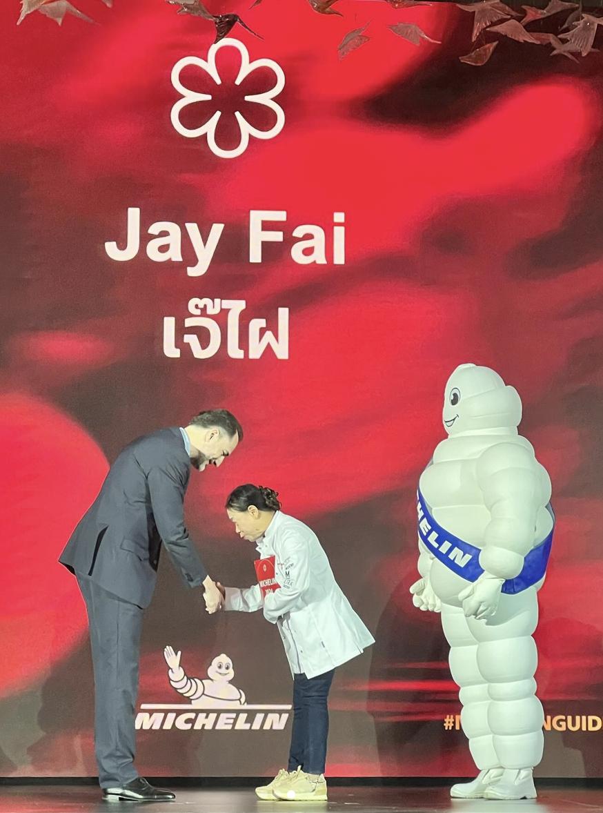 O bucătăreasă celebră, care a primit o stea Michelin pentru mâncarea sa stradală, iese la pensie: „Voi oferi reţeta mea oricui” 931565