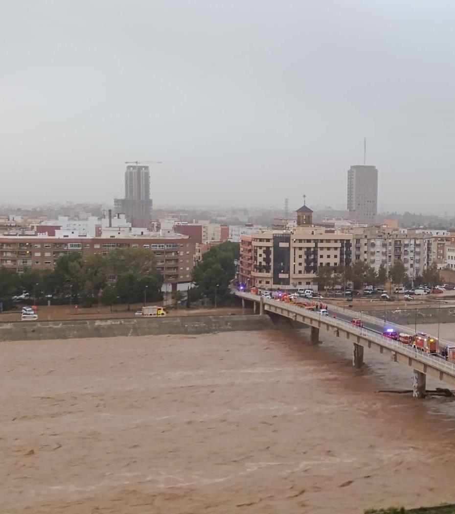 Imagini apocaliptice după inundațiile catastrofale, cu 95 de morți, din Spania. Victimele sunt căutate cu dronele 932067