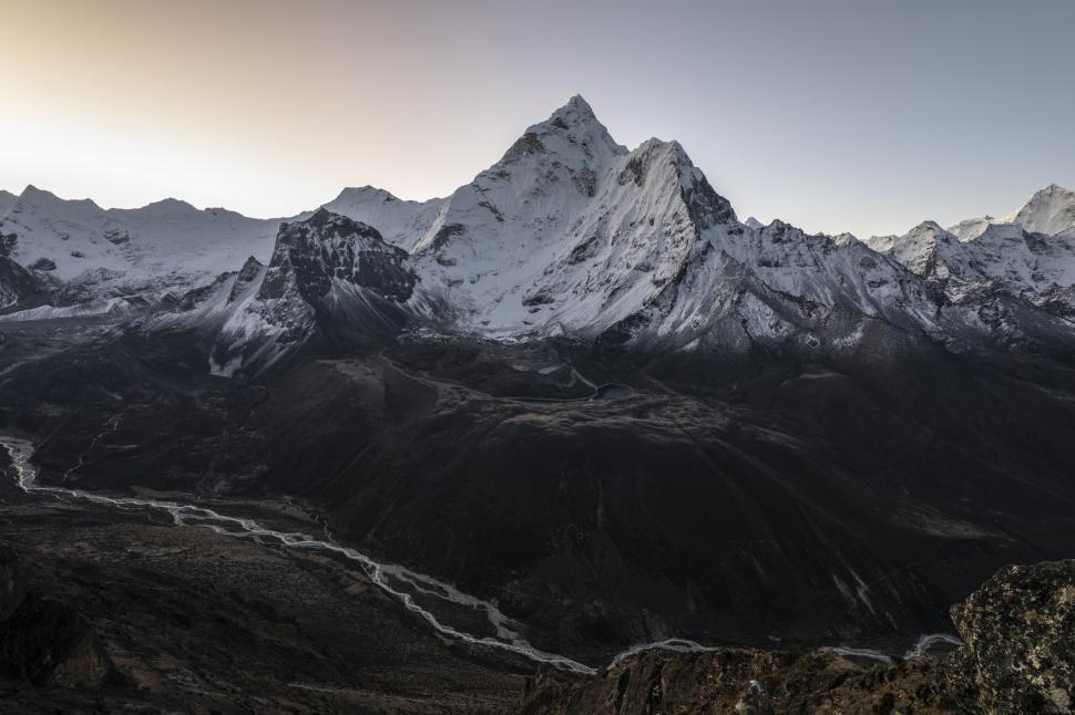 Reuşită de excepţie a unei salvamontiste din Braşov. A atins vârful Ama Dablam, de 6.812 de metri, într-o expediţie în Munţii Himalaya 932144