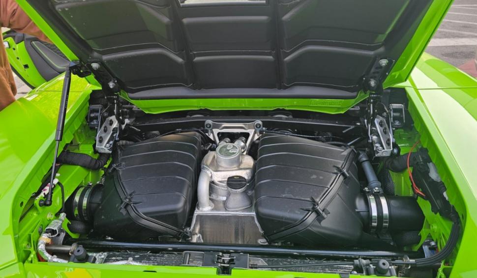 Imagini cu un Lamborghini Huracan EVO, o raritate pe străzile din România, adus la RAR Griviţa 932455