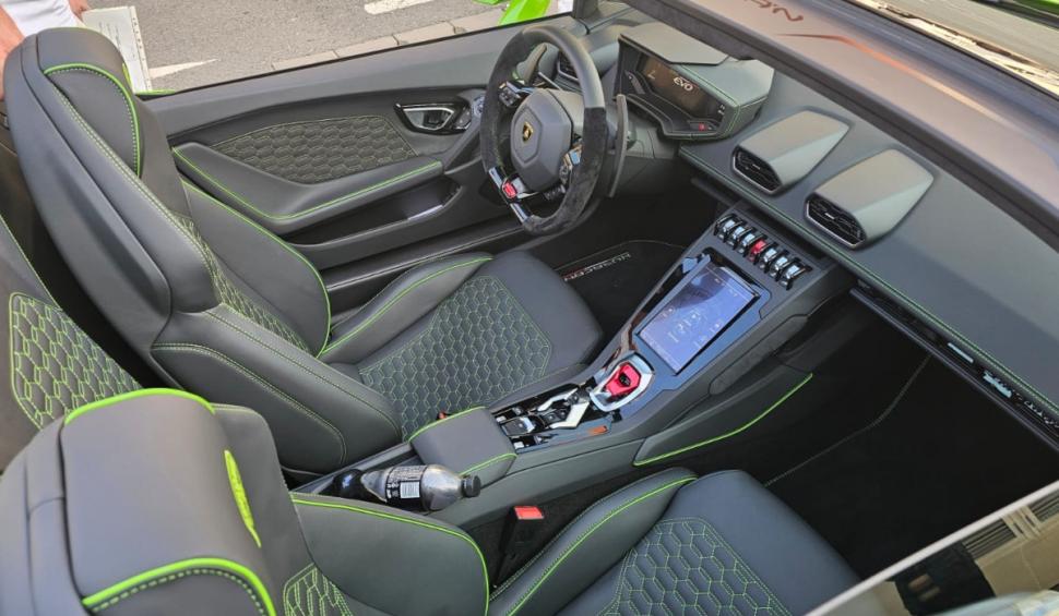 Imagini cu un Lamborghini Huracan EVO, o raritate pe străzile din România, adus la RAR Griviţa 932456