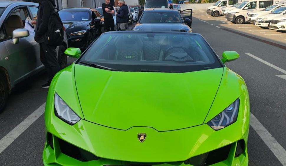 Imagini cu un Lamborghini Huracan EVO, o raritate pe străzile din România, adus la RAR Griviţa 932458