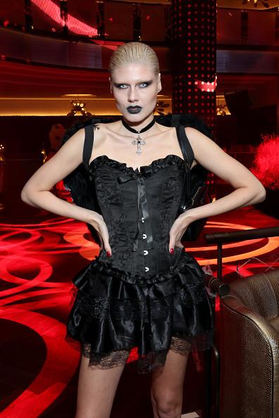 Cele mai extravagante costume de Halloween de la petrecerea organizată de Heidi Klum. Vedetele au fost de nerecunoscut 932593