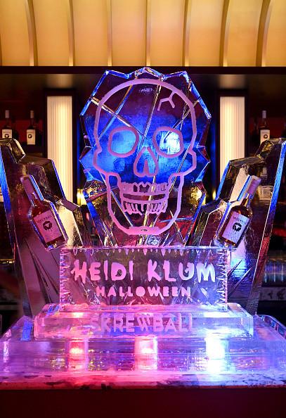 Cele mai extravagante costume de Halloween de la petrecerea organizată de Heidi Klum. Vedetele au fost de nerecunoscut 932611