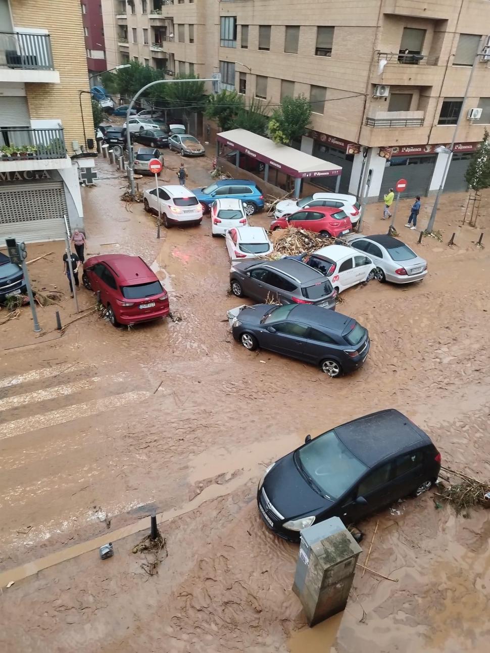 Crește dramatic bilanțul victimelor din Spania, sunt 205 morți, unul e român. Nou cod roșu de ploi. MAE avertizează: Evitați Andaluzia 932307