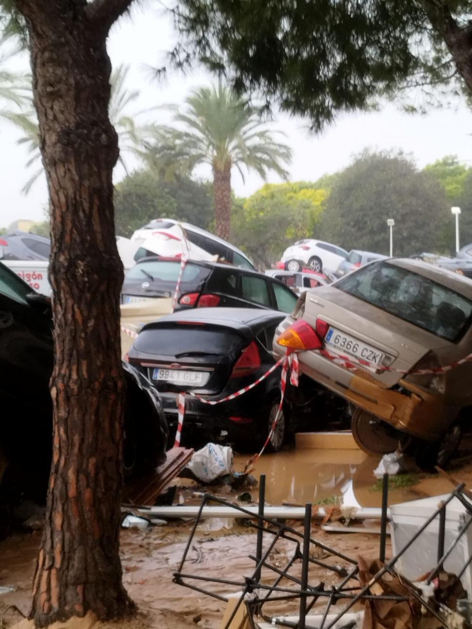 Crește dramatic bilanțul victimelor din Spania, sunt 205 morți, unul e român. Nou cod roșu de ploi. MAE avertizează: Evitați Andaluzia 932310