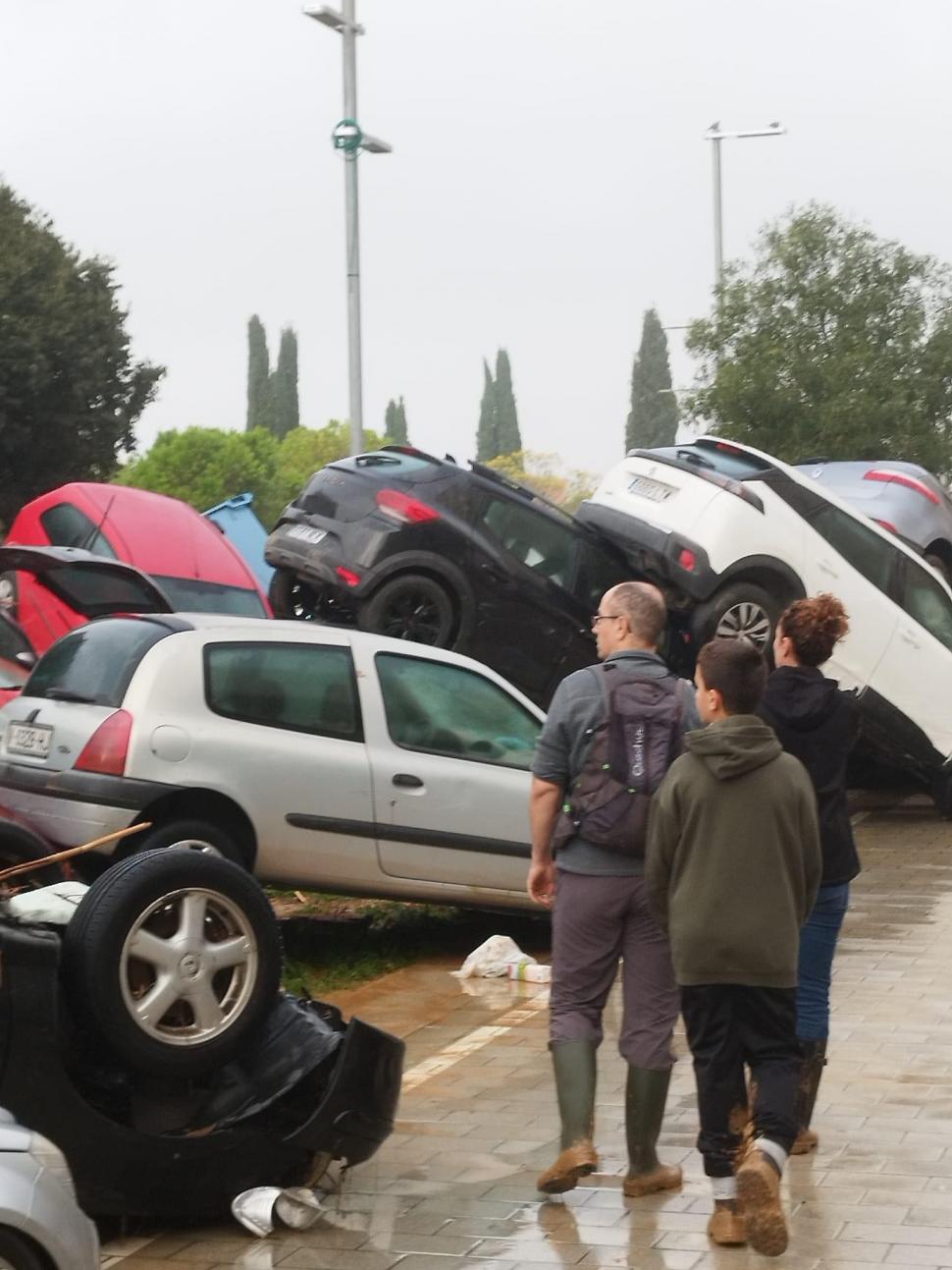 Crește dramatic bilanțul victimelor din Spania, sunt 205 morți, unul e român. Nou cod roșu de ploi. MAE avertizează: Evitați Andaluzia 932312