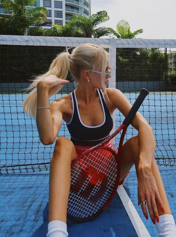 Noapte de coşmar pentru  Taylor Fritz şi iubita sa. Sportivul a încercat să se apere de hoţi cu racheta de tenis 933192