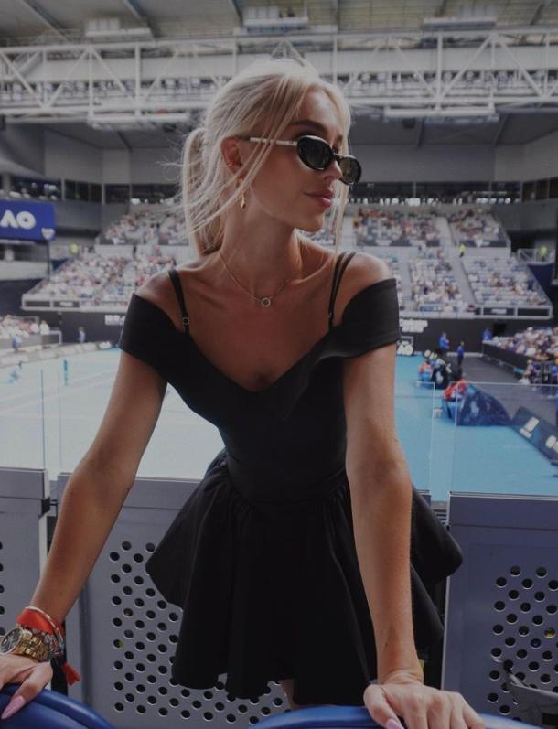 Noapte de coşmar pentru  Taylor Fritz şi iubita sa. Sportivul a încercat să se apere de hoţi cu racheta de tenis 933194