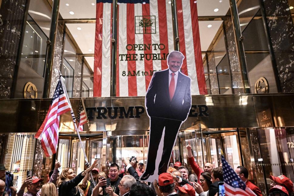 America, ruptă în două. Imagini cu dezastrul din tabăra Kamalei Harris și extazul susținătorilor lui Trump  933650