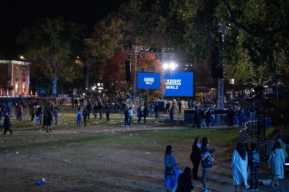 America, ruptă în două. Imagini cu dezastrul din tabăra Kamalei Harris și extazul susținătorilor lui Trump  933662