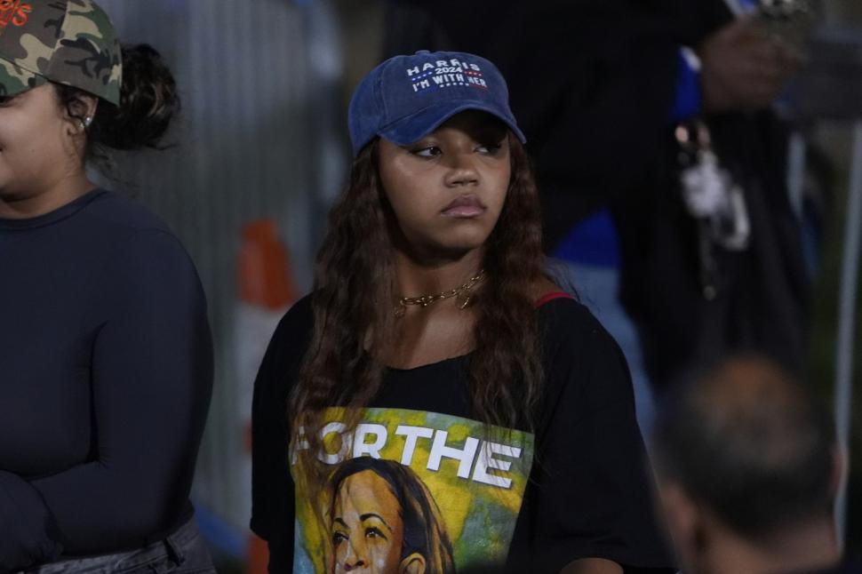 America, ruptă în două. Imagini cu dezastrul din tabăra Kamalei Harris și extazul susținătorilor lui Trump  933690