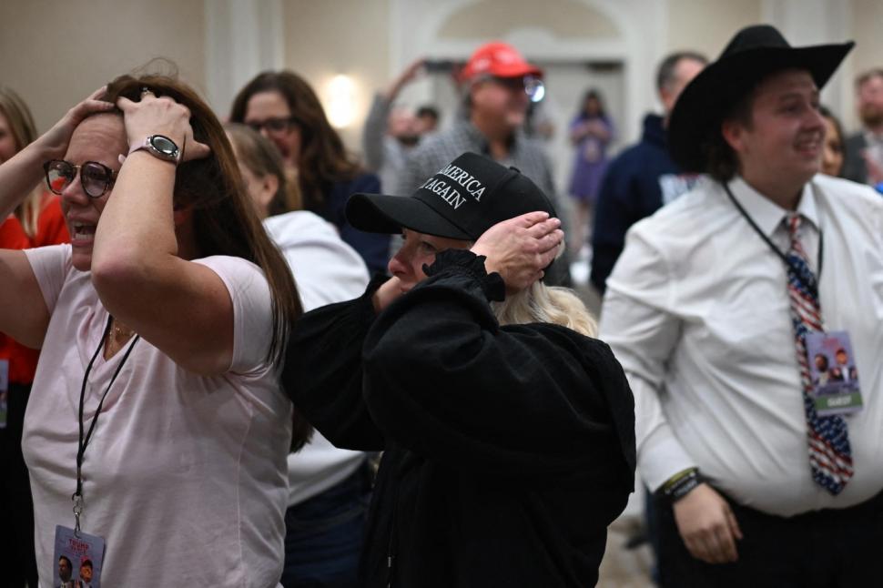 America, ruptă în două. Imagini cu dezastrul din tabăra Kamalei Harris și extazul susținătorilor lui Trump  933694