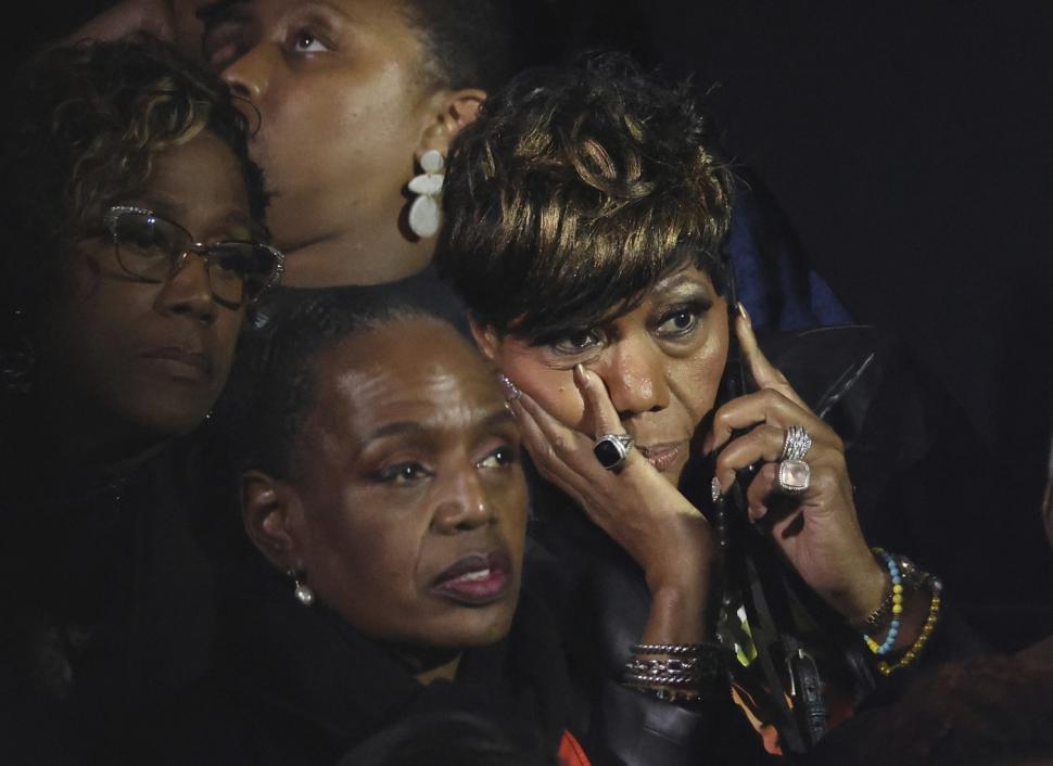 America, ruptă în două. Imagini cu dezastrul din tabăra Kamalei Harris și extazul susținătorilor lui Trump  933695