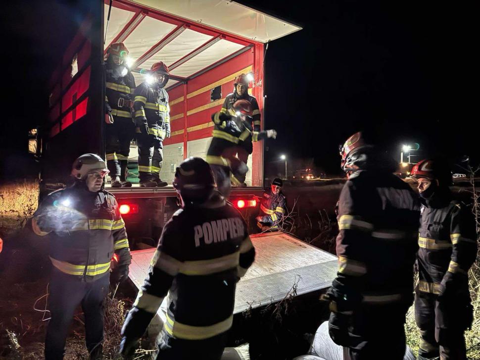 Vagoanele cu benzină răsturnate în Mehedinți vor fi ridicate cu macarale de mare tonaj. Circulația în zonă e oprită 933548