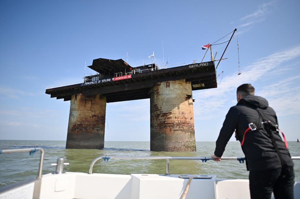 Cea mai mică "țară" din lume se află în Europa și are doar 3 locuitori. Are propria închisoare, 7 dormitoare și o bucătărie 933997