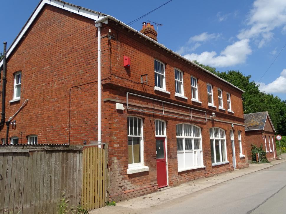 Veste șoc pentru locuitorii unui cartier: Toată strada lor a fost scoasă la vânzare, cu tot cu case. Unii stau acolo de 25 de ani 933889