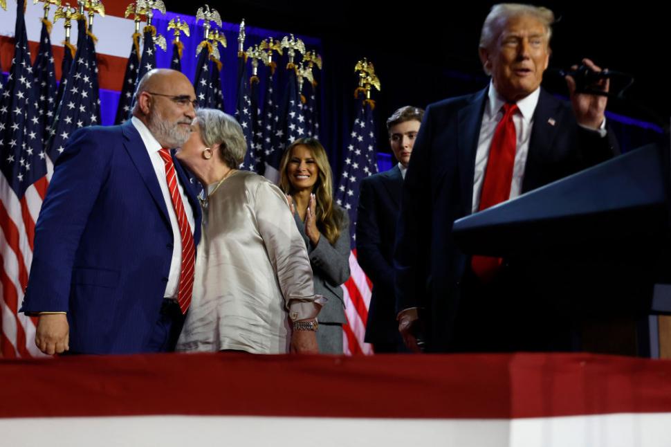 „Femeia de gheață” a fost numită de Donald Trump șefă peste Casa Albă. Cine este Susie Wiles 934027