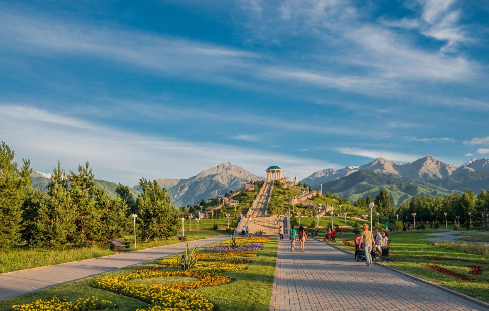 Cum s-a transformat o metropolă sovietică mohorâtă în starul urban al Asiei Centrale 934356