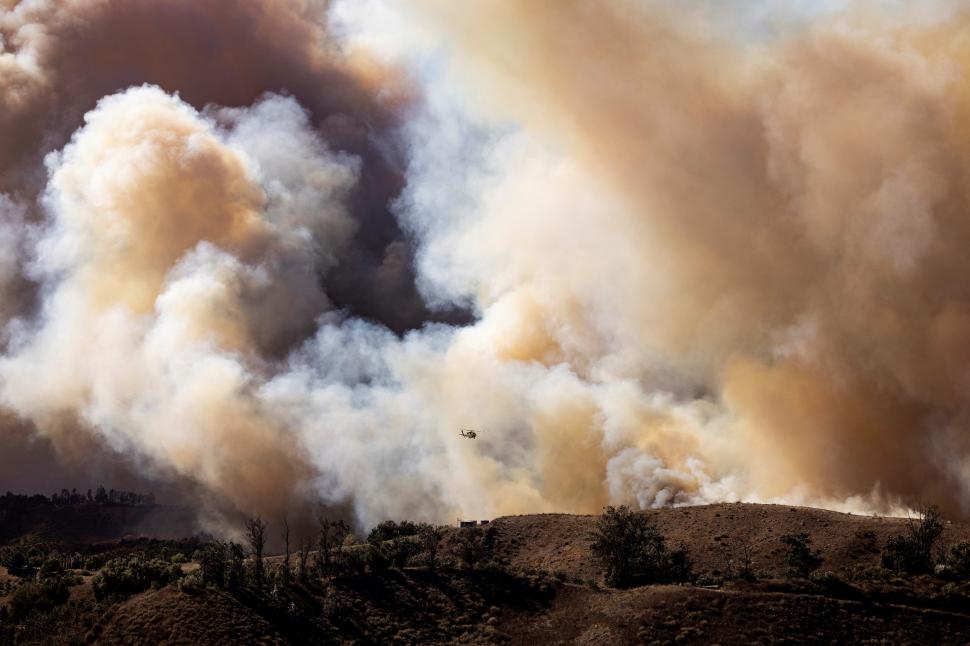 Incendiu uriaș în California: Sute de case au fost distruse de flăcări, mii de oameni evacuați 934277