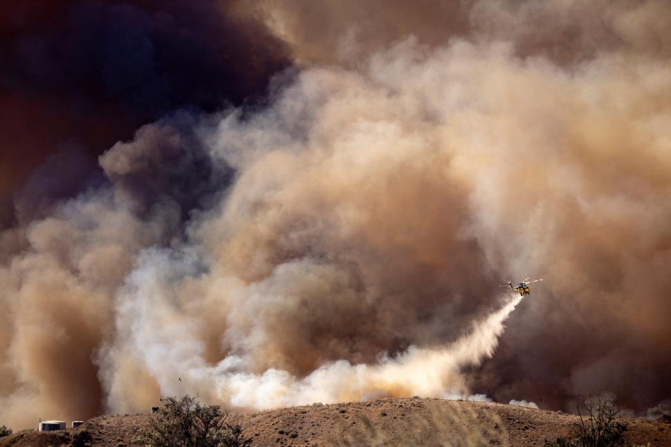 Incendiu uriaș în California: Sute de case au fost distruse de flăcări, mii de oameni evacuați 934280