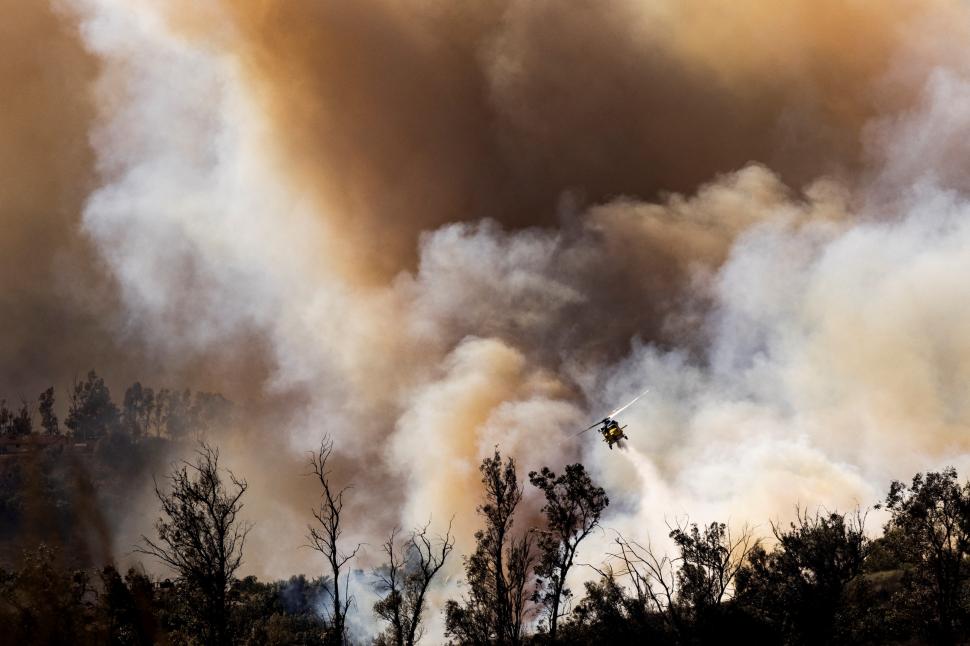 Incendiu uriaș în California: Sute de case au fost distruse de flăcări, mii de oameni evacuați 934283