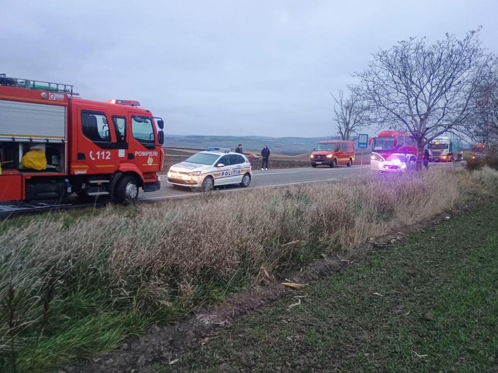 Tragedie în Suceava. 5 oameni au murit într-un accident grav. Printre ei și un copil, găsit sub mașina răsturnată 934585