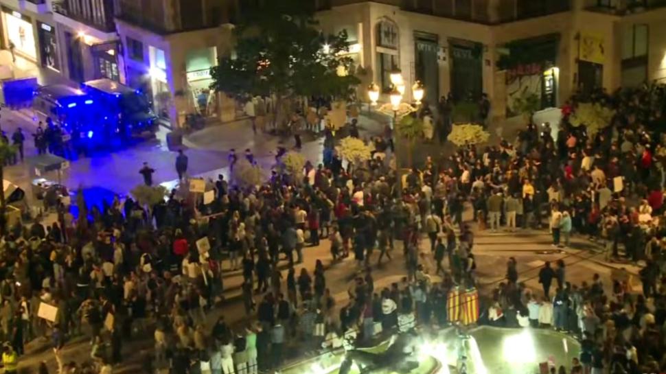 Proteste masive în Valencia. 100.000 de spanioli au ieşit în stradă şi au cerut demisii pentru gestionarea haotică a inundațiilor 934612