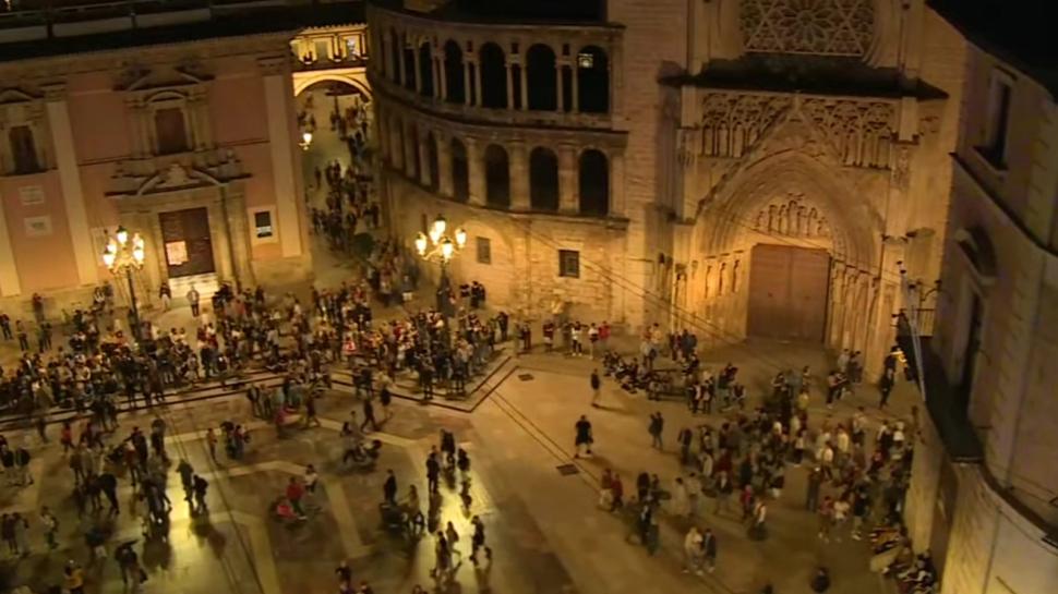 Proteste masive în Valencia. 100.000 de spanioli au ieşit în stradă şi au cerut demisii pentru gestionarea haotică a inundațiilor 934616