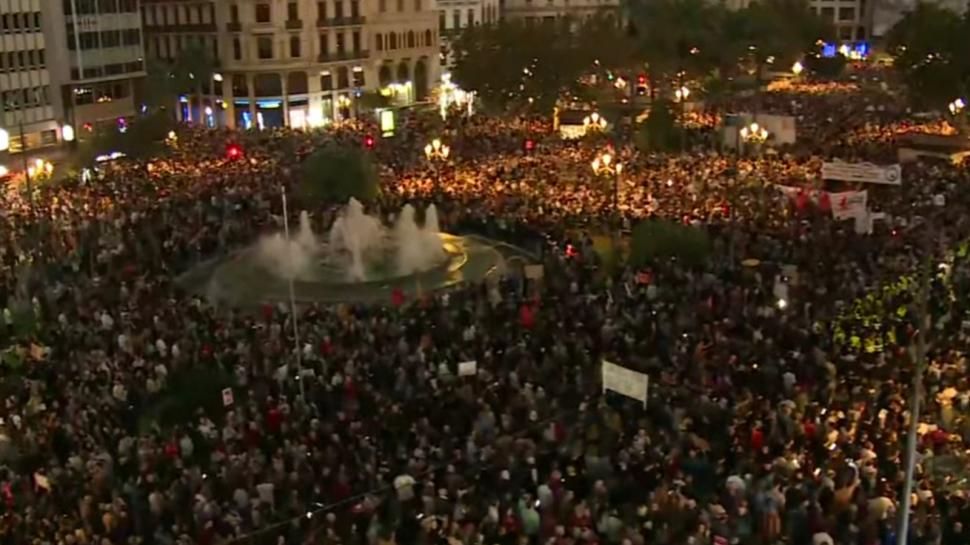 Proteste masive în Valencia. 100.000 de spanioli au ieşit în stradă şi au cerut demisii pentru gestionarea haotică a inundațiilor 934617